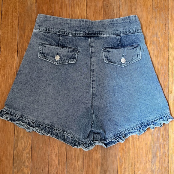 Kendall & Kylie Acid Wash Blue Denim Ruffle Shorts - Picture 4 of 5